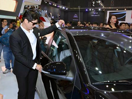 Ôtô tết sớm, xe mới ra đã giảm giá chống ế