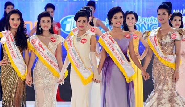 Trò bẩn của các ông bầu đang lũng đoạn cuộc thi nhan sắc