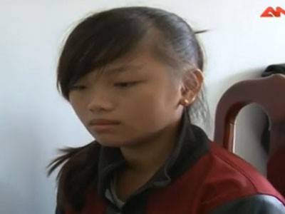 Bé gái 12 tuổi trộm hàng chục triệu của bà nội đi đánh bạc