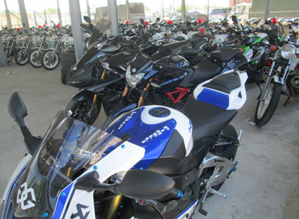 Tạm giữ 5 xe mô tô phân khối lớn