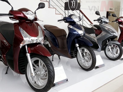 Quá ế, xe máy bán phá giá cuối năm