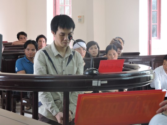 Giết người vì nghi ngờ nhặt được ví không trả