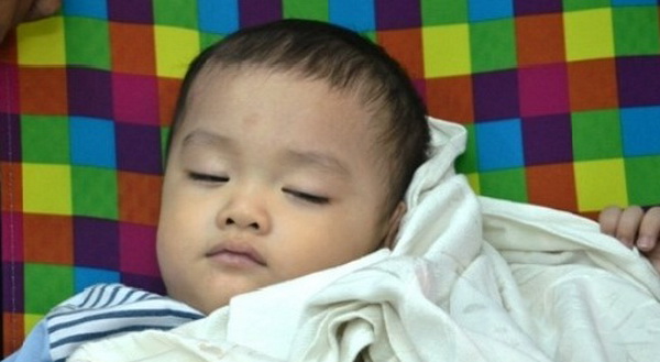 Vụ bé trai 2 tuổi bị bỏ rơi trên xe taxi Tình tiết mới nghi vấn cha mẹ cháu Huy lộ diện