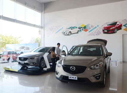 Thị trường ô tô sôi động trở lại