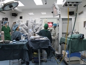 54 bệnh nhi được phẫu thuật bằng robot