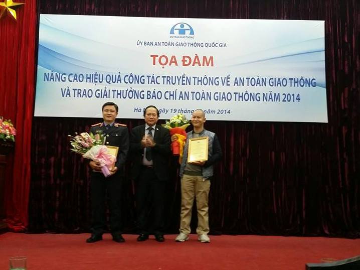Báo Bảo vệ pháp luật đạt giải Nhì Giải thưởng Báo chí tuyên truyền về An toàn giao thông năm 2014