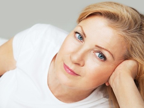 Con dâu phát hoảng vì phát hiện mẹ chồng có bồ