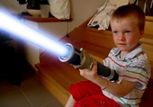 Cẩn trọng với đồ chơi tia laser có thể gây mù lòa