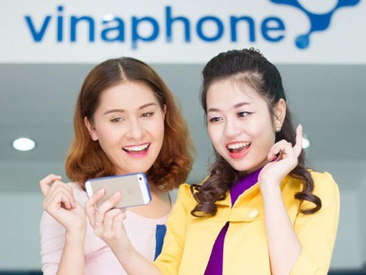 Doanh thu khủng của ba đại gia viễn thông Việt Nam năm 2014