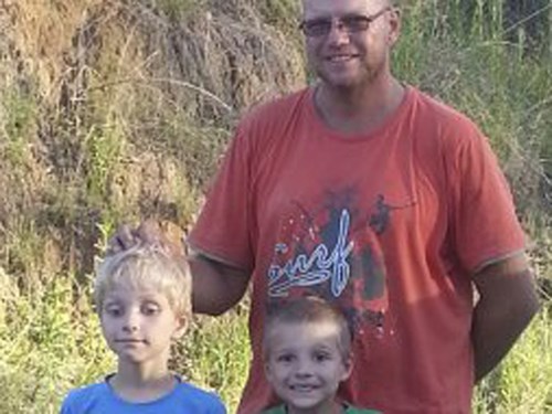 Sống sót nhờ uống nước mưa cầm hơi 10 ngày