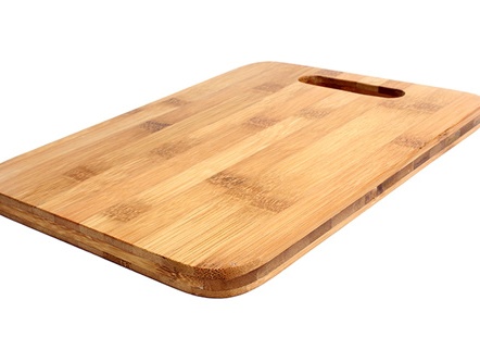 Cảnh báo Thớt bẩn gấp… 200 lần bồn cầu