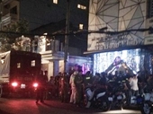 Hơn 300 khách chơi nhốn nháo khi cảnh sát bất ngờ ập vào vũ trường