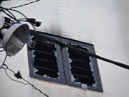 Cháy khách sạn, hàng chục người tháo chạy thoát thân