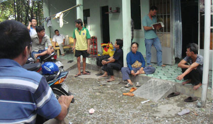 Một phụ nữ treo cổ tự tử