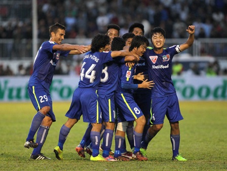 Những tiền vệ tổ chức được chờ đợi nhất V-League 2015