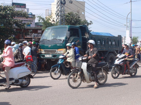 TNGT khiến một nữ sinh tử vong