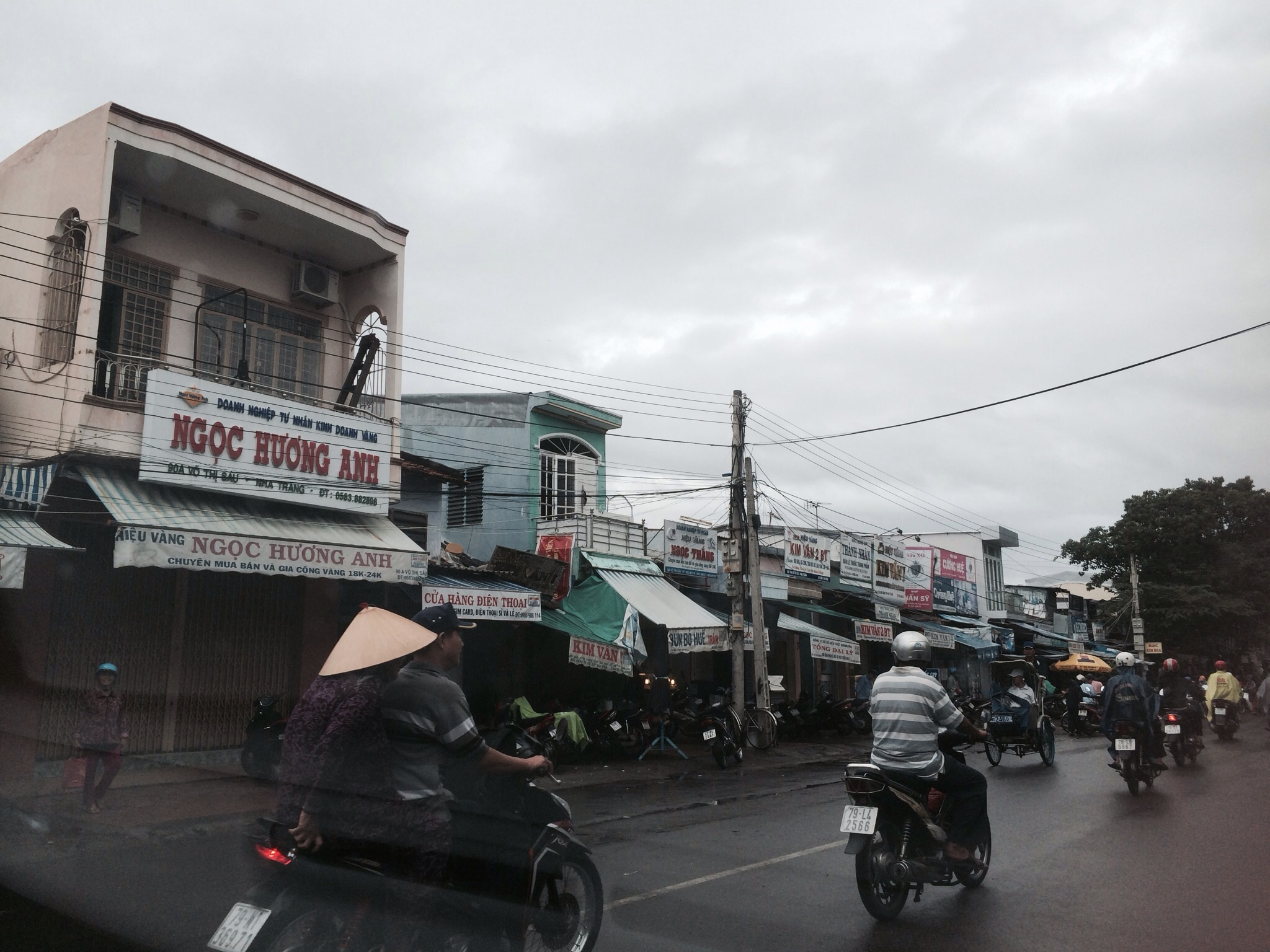 Giải bài toán với những gia đình có nhà và hộ khẩu hợp pháp này như thế nào cho thoả đáng?