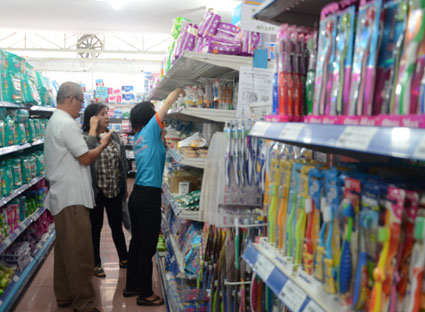 Thị trường Tết Nguyên đán Ất Mùi 2015 Không lo thiếu hàng