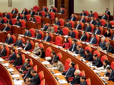 TƯ nghe kết quả tín nhiệm 16 ủy viên Bộ Chính trị