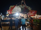 Indonesia Đã vớt được hộp đen máy bay AirAsia rơi ở biển Java
