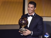 C Ronaldo lần thứ 3 đoạt danh hiệu Quả bóng vàng FIFA