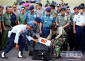 Thợ lặn đã vớt được hộp đen thứ hai của máy bay QZ8501