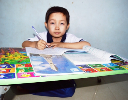 Nghị lực của cậu học sinh lớp 9 cao 1m