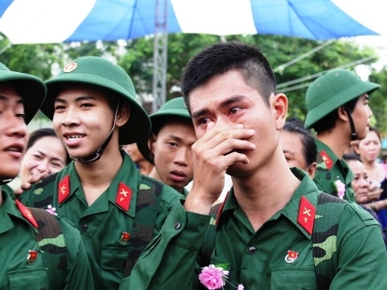 Tuyển quân tăng chất lượng, phụ huynh lo sốt vó