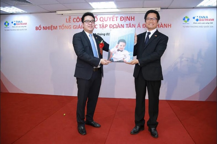 Ông Vũ Tiến Lộc - Chủ tịch Phòng thương mại và công nghiệp Việt Nam phát biểu và chúc mừng trong lễ công bố Tân TGĐ Tập đoàn Tân Á Đại Thành