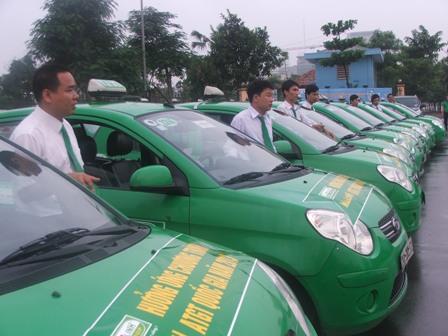 Tuyên truyền ATGT và phòng chống ma túy cho tài xế taxi