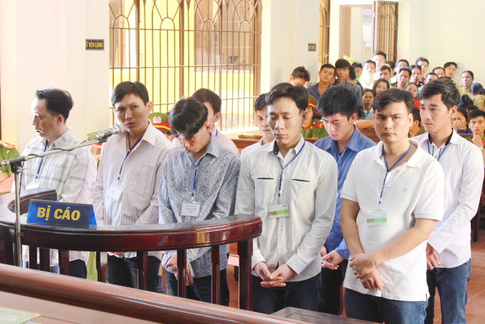 Xét xử 10 đối tượng tham gia giết người ở huyện Vĩnh Cửu