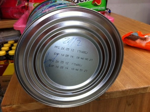 Biến hàng hết date thành đồ Tết đắt tiền