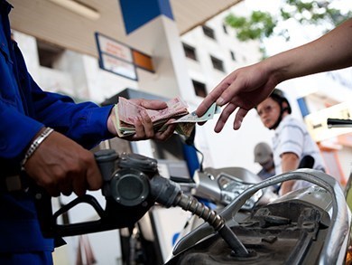 Giá xăng sẽ giảm không ít trong chiều nay 21 1