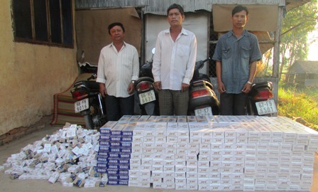 Bắt nhiều đối tượng vận chuyển thuốc lá nhập lậu