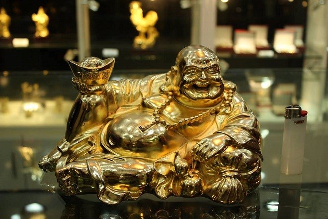 Choáng ngợp hàng mạ vàng giá khủng làm quà Tết