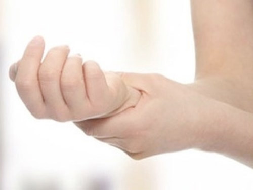 Tê chân tay mùa lạnh - chứng bệnh chớ nên coi thường