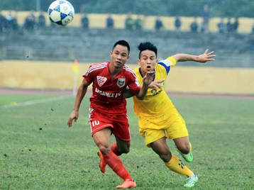 Công Vinh buồn bã, hết đất dụng võ ở B Bình Dương