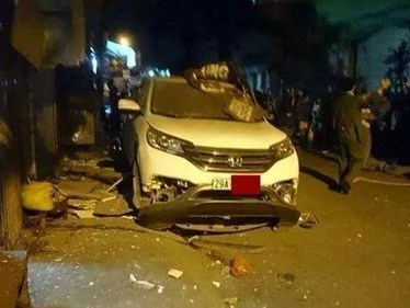 Nổ kinh hoàng gần bốt Hàng Đậu