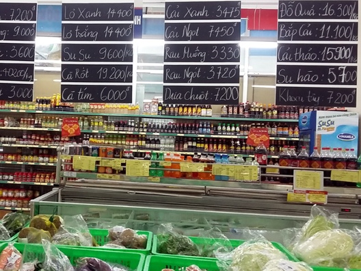 Xăng lên tăng giá ngay, xăng giảm còn chờ  trời