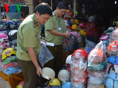 Phát hiện nhiều mũ bảo hiểm giả thương hiệu Nón Sơn