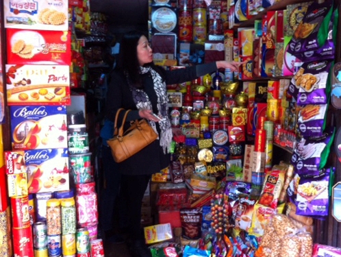 Thị trường bánh kẹo Tết Ất Mùi Chiếm lĩnh bằng hương vị cổ truyền