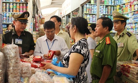 TP HCM đẩy mạnh kiểm tra, xử lý vi phạm an toàn thực phẩm dịp Tết