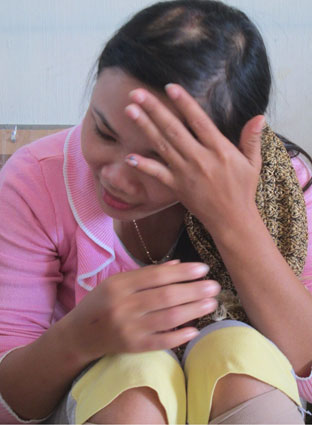 Một nữ giáo viên hành xử như côn đồ