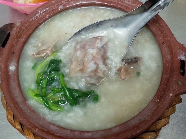 Lạnh trời, thèm cháo niêu đêm phố Lò Đúc