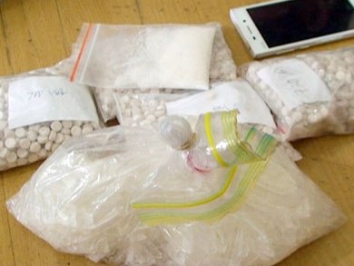 Khởi tố vụ vận chuyển trái phép 2 700 viên thuốc lắc