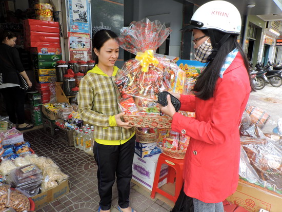 Đa dạng giỏ quà tết