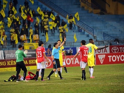 Bóng đá Việt Nam Cần 1 chữ chuyên