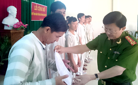 Giảm án, tha tù cho 105 phạm nhân trong dịp Tết Nguyên đán Ất Mùi