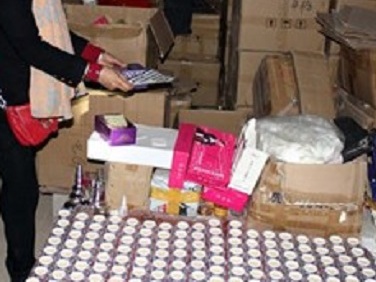 Bắt kho hàng mỹ phẩm giả cực khủng