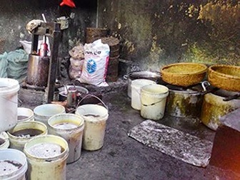 Tiêu hủy 150 ký mỡ heo bẩn cung cấp cho thị trường TPHCM